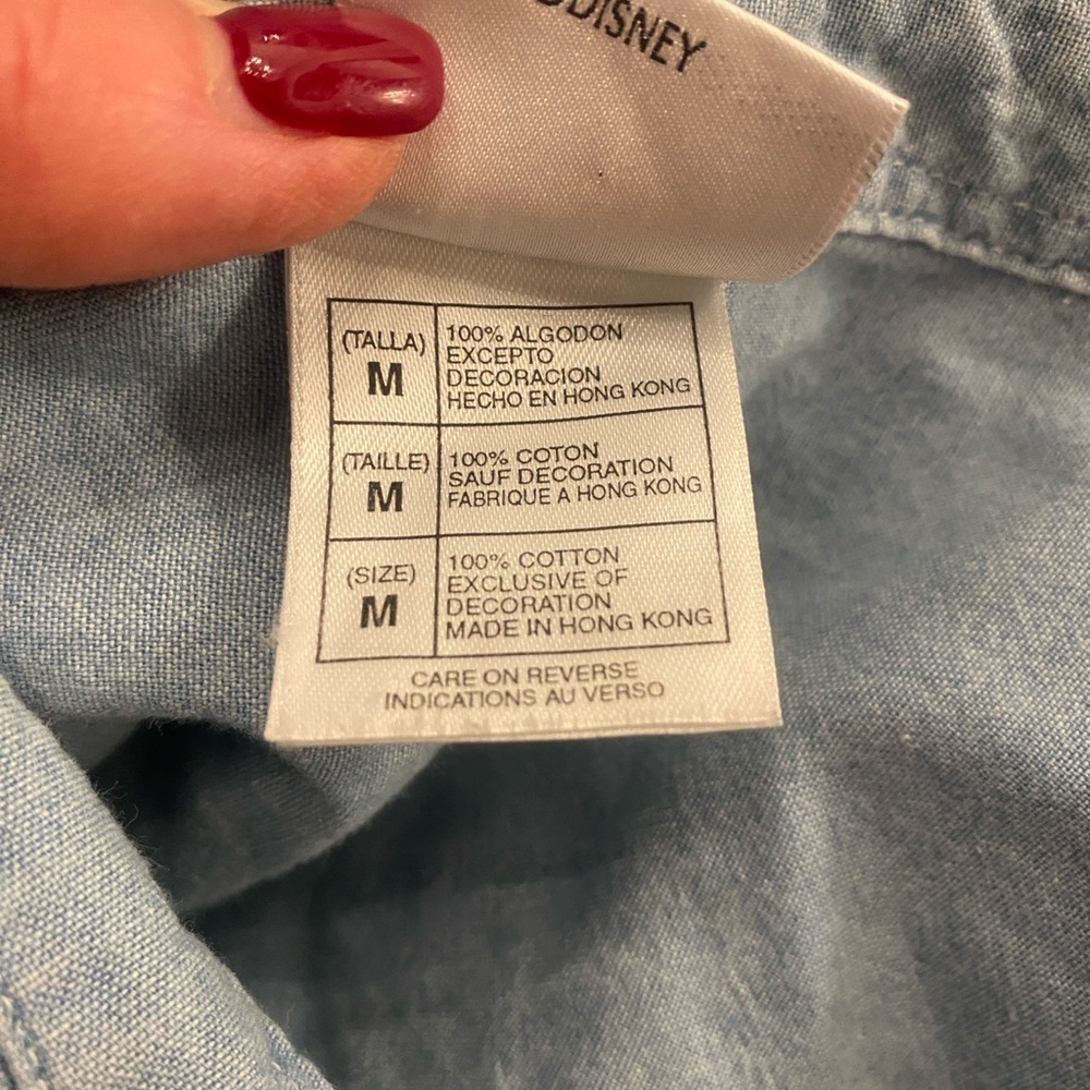 Disney Winnie the Pooh Tigger Eeyore Women’s Denim Button Down Size M/L - Picture 10 of 15
